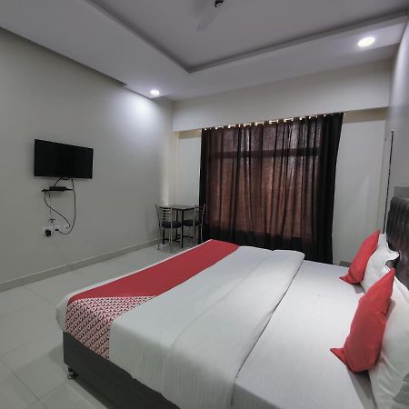 Hotel Kailash Mansarovar And Banquet Hall Барейли Екстериор снимка