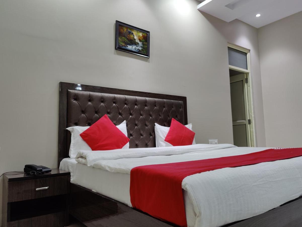 Hotel Kailash Mansarovar And Banquet Hall Барейли Екстериор снимка